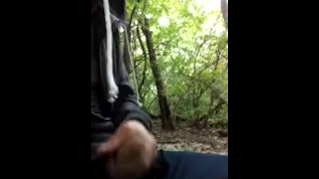 Jerking and sketching in the public park