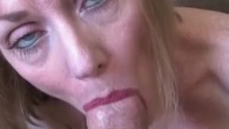 Она не может поверить, что это происходит