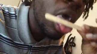 那是很多流口水 - 那天我的舌头流口水视频 9