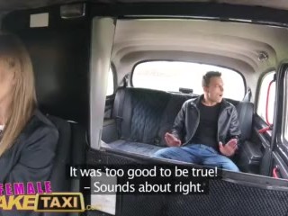 Female Fake Taxi Jonge Knapperd Neukt Nat Geschoren Tsjechisch Poesje Vlug