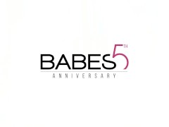 Babes - Play With Me starring Violette Pink and Kirschley Swoon - Screenshot 1 of 16 - Babes.com