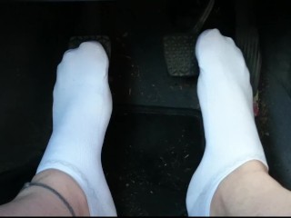 Witte Sneaker Sokken in De Auto ** Pedaal Pompen **