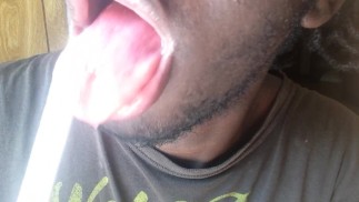 Zungensabbernder Fetisch 1 für diesen Tag???