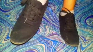 Lucys Schmutzige Schuhe, Stinkende Socken Und Barfüße 1