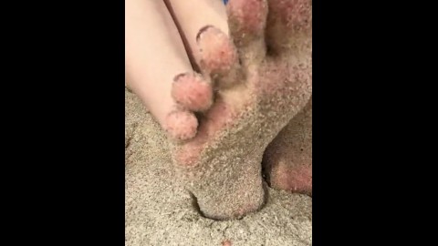 Sexy Sandy feet