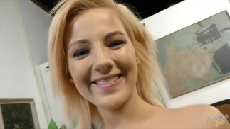 Teen Bella Rose Jerking You Off