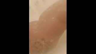 THIICKEMZB IN THE SHOWER