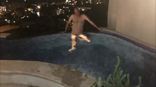 Balcone Piscina: JSV lampeggia la città (Quick Dick Flicks)