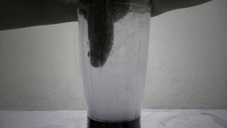 Liquefying milk - Licuando leche