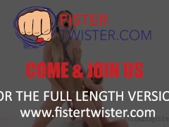 Fistertwister - Two Hot Blondes - Screenshot 15 of 16 - Lesbian Fisting