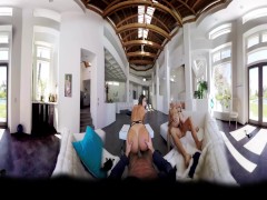 BaDoinkVR.com Amazing Group Sex - A 360° Experience With August Ames - Screenshot 14 of 16 - Italian