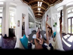 BaDoinkVR.com Amazing Group Sex - A 360° Experience With August Ames - Screenshot 7 of 16 - Canadian