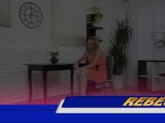 Wetandpuffy - Rebeca Pumps Her Pussy - Screenshot 4 of 16 - Pussy