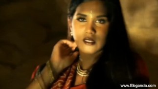 Bollywood Loving Indian MILF Dancer