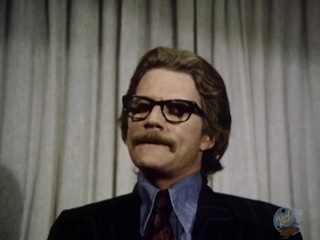 Horny Doctor gets blowjob from patient