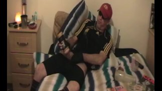 Трахаю своих Fleshlight в футбольной экипировке