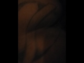 Скачет на папином члене в комнате