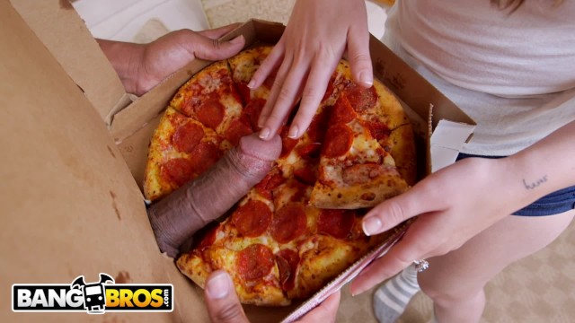 Fuck Pizza Porn - BANGBROS - Magnum Size Pizza Delivery for Joseline Kelly - Pornhub.com