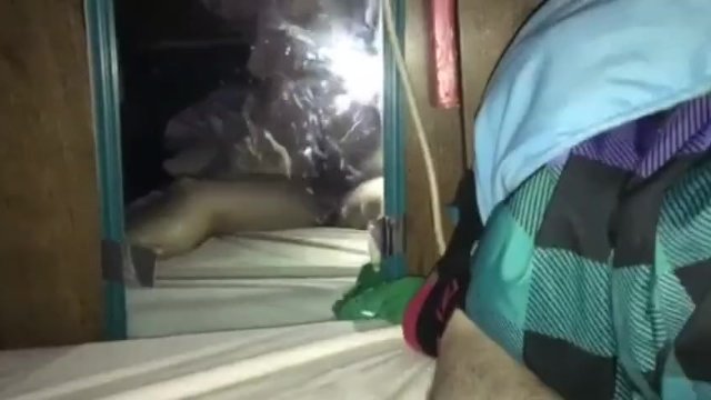 Скачу на своем парне, пока не кончу