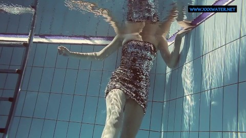 Lastova being flashy underwater