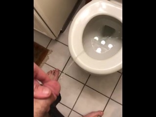 Teen Piss in Toilet