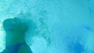 Saltando in piscina (solo per divertimento) - No Sex - ~ A Velvet Short ~