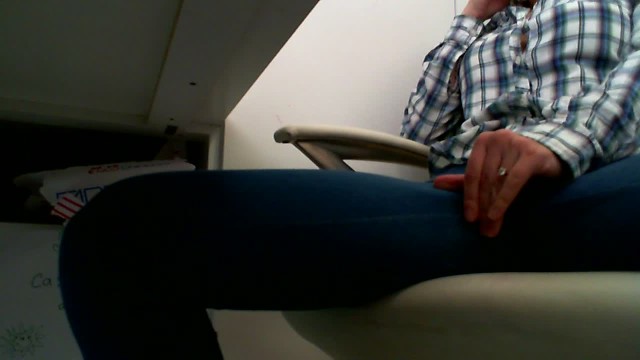 MASTURBATE AT WORK: DAY 3 CASUAL DAY.tight Jeans.tight Pussy