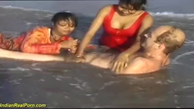 Westindes Woman Beach Porn - Threesome Indian Beach Fun - Pornhub.com