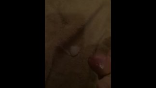 浓稠的慢动作射精在独奏手淫中