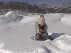 Winter Pee of Katya Clover