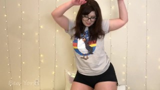 Preview of Cute Star Wars Girl Fucks Herself