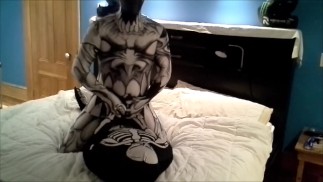 Морф горбат свою игрушку-скелет