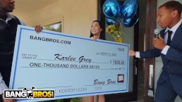 BANGBROS - Karlee Grey 大获全胜，挑战两个公鸡怪物！