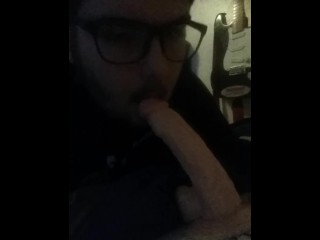 Рвотные позывы на фаллоимитаторе