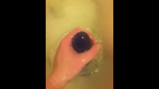 Bath bomb and toy preview