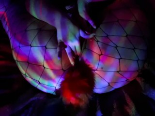 Игра с киской и световое шоу!