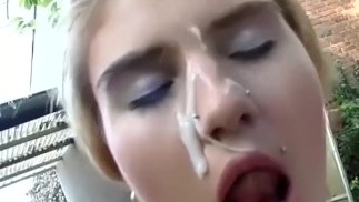 Школьницу Джерма подобрали для секса