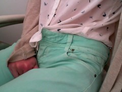 Masturbate at work:Day 34: Orgasm trought my pants