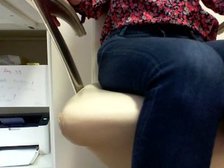 Masturbate at work : Day 39 :Spy my boobs