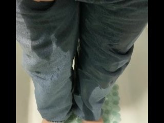 pissing, omorashi, wetting my pants, exclusive