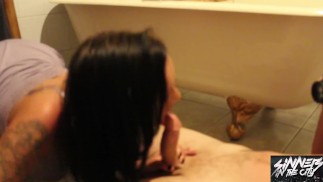Chantelle Fox gives a nasty bj on the bathroom floor