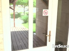 Hot Girls Seeking Roommate