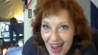 V52 抽完烟后嘴巴好脏。希望你现在能射在我嘴里。让我尝尝你的味道。