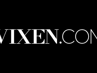Vixen Tori Black prend deux bites dans un prix après la fête