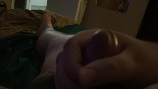 Une autre branle nocturne au porno hétéro