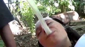nonne excitée ramassée dans la rue