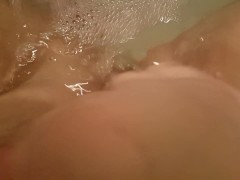 Bathtub fun - Screenshot 11 of 16 - Milf