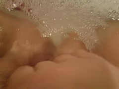 Bathtub fun - Screenshot 13 of 16 - Fat