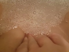 Bathtub fun - Screenshot 6 of 16 - Milf