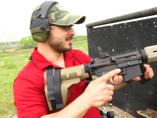 Видео о том, как устранить застревание двойной подачи AR15 - Glock Breach Loading & SB15